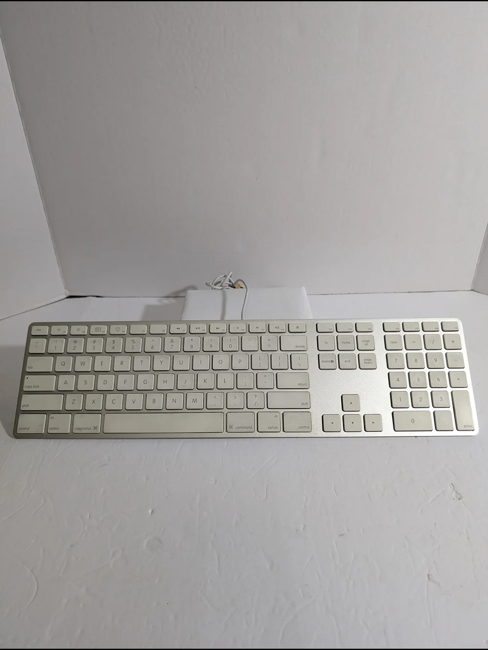 Apple Wired Keyboard with Numeric Keypad - Silver/White
